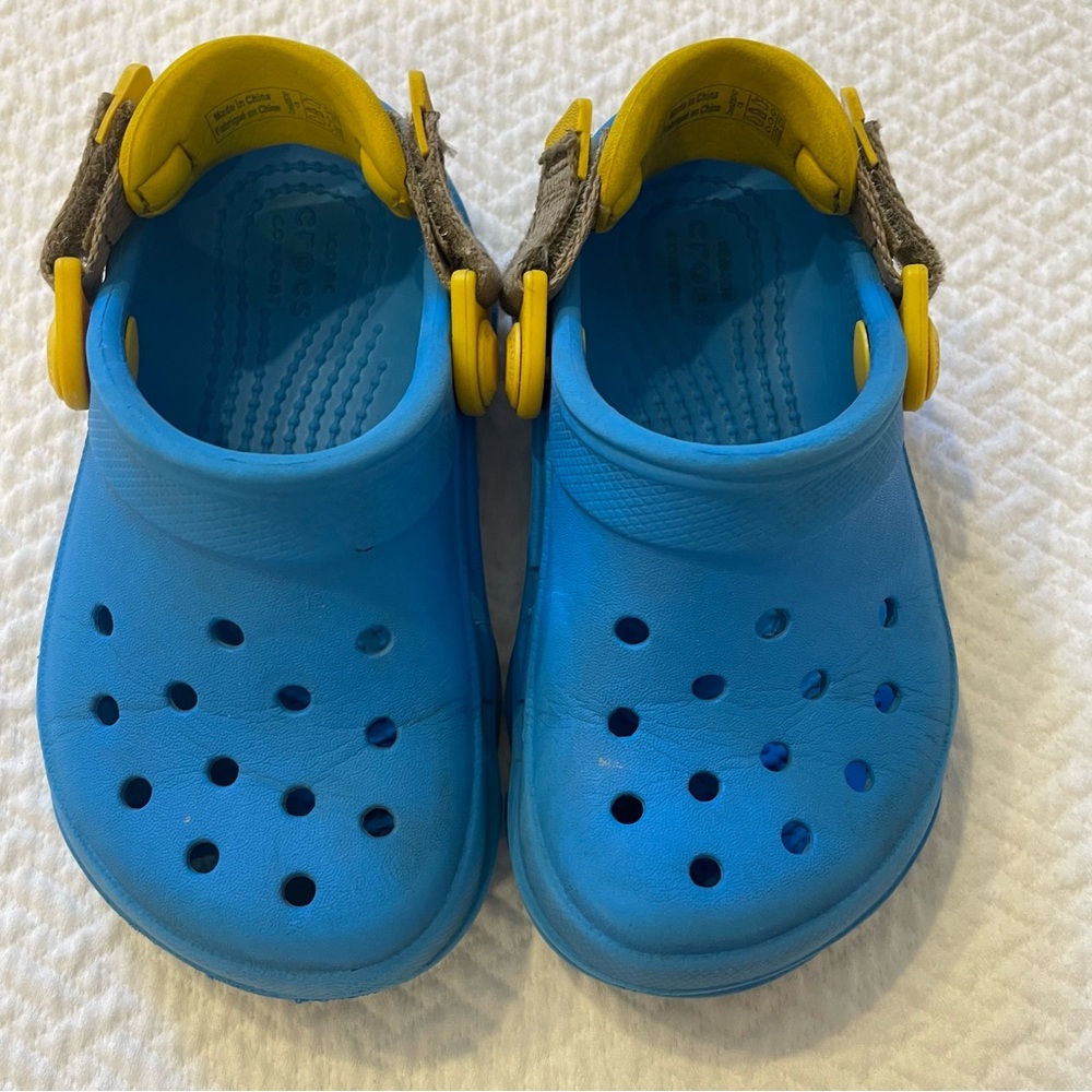 CROCS All-terrain Kids Water Shoes in Blue and Yellow